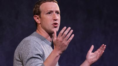 مارك زوكيربيرج ينتقد التغييرات المضادة للتتبع التي أجرتها شركة آبل 