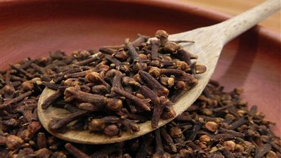 ستندهش.. هذا ما يحدث في جسمك عند تناول القرنفل قبل النوم 