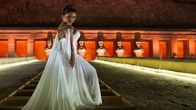 من داخل معجزة معمارية.. نيللي كريم تكشف عن تفاصيل صورتها في حضن الجبل