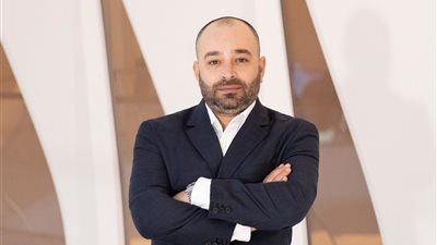 علي حسن ينطلق بقوة مع شركة إيفست للتداول أون لاين ليصل أسواق الخليج