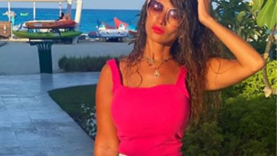 شاهد.. الفنانة زينة تسبب أزمة ضخمة في أول أيام الماراثون الدرامي الرمضاني