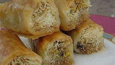 بالفيديو.. طريقة عمل أصابع الجلاش بالكنافة 