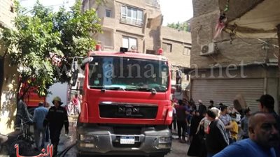 ننشر الصور الأولى لحريق مصنع ومعرض الموبيليا في عرب المعادي