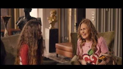 يسرا ترفع مستوى المؤامرات في 