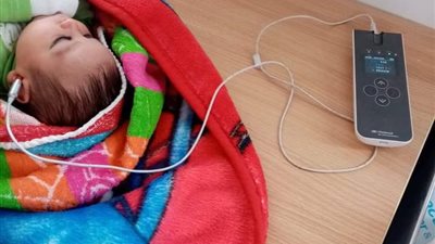 فحص 6800 طفلًا حديثي الولادة بالمنيا بوحدات الرعاية والأمومة 