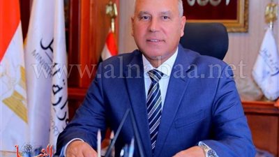 وزير النقل يكافئ قائد قطار النوم لمنعه وقوع كارثة.. التفاصيل