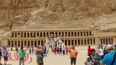 قرار جديد من الحكومة بشأن دخول السائحين إلى مصر 