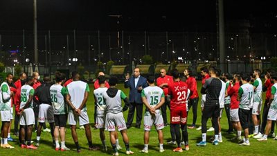 بالأسماء.. حسام حسن يختار 20 لاعبا لموقعة المصري غدا