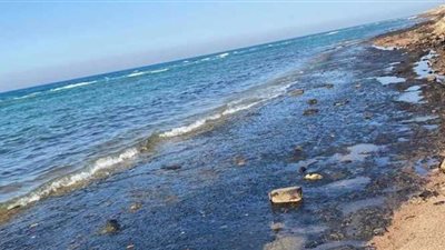 تفاصيل تسرب بترولي في البحر الأحمر