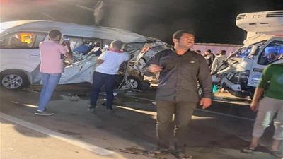 بالصور.. وفاة 14 راكبا نتيجة دهس ميكروباص على طريق «مصر- إسكندرية»