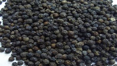 لن تتخيلها.. أضرار صادمة لصحتك عند تناول الفلفل الأسود