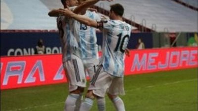 شاهد الأرجنتين تفلت من فخ اورجواي في كوبا أمريكا 