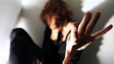 تفاصيل «هتك عرض» ربة منزل وتصويرها بـ«الفيديو» لابتزازها في الشرقية.. وهذا مصير المتهمين