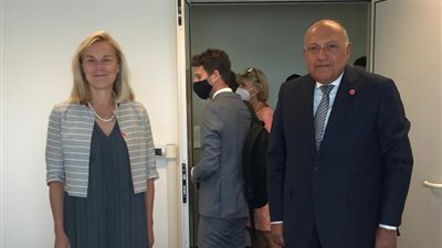 وزير الخارجية يبحث مع نظيرته الهولندية سُبل دفع التعاون بين البلدين