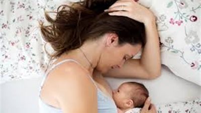 إذا كنت مصابة بكورونا.. كيف تُرضعين طفلك طبيعيًا؟ 