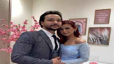 بصورة واحدة.. منة عرفة تحتفل بعقد قرانها على محمود المهدي.. والفرح بعد 666