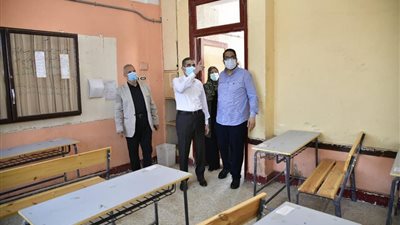 محافظ الغربية ووكيل الوزارة يتفقدان مدارس السنطة وزفتى لمتابعة آخر الاستعدادات لامتحانات الثانوية العامة