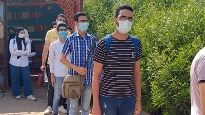 محافظ دمياط تتابع سير امتحانات الثانوية العامة وتشدد على الإجراءات الاحترازية