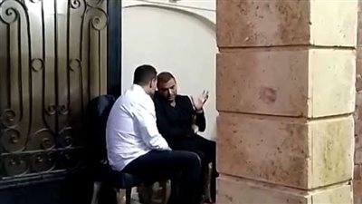 بالصور.. نجوم الفن في عزاء «كريم» شقيق رامي صبري