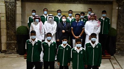 وزير الرياضة يستقبل منتخب السعودية للإسكواش
