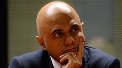 رغم تناوله جرعتي لقاح.. إصابة وزير الصحة البريطاني الجديد ساجد جاويد بكورونا