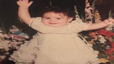 من هذه الطفلة؟.. نجمة مشهورة ومسلسلها 