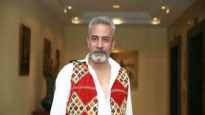 أسطورة كتمان السر.. صبري فواز يكشف عن أول عمل مسرحي له