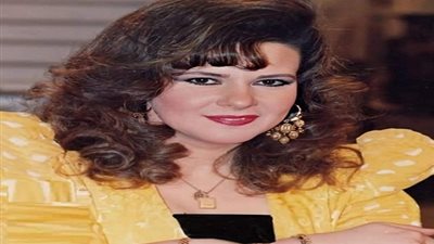 منة شلبي عن رحيل دلال عبد العزيز: حقيقي بكتب وانا قلبي واجعني