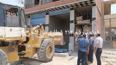 بالصور.. حملة مكبرة لإزالة مخالفات تغيير النشاط بالعاشر من رمضان