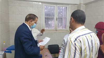 التحقيق مع أطباء بمركز لقاح كورونا القناطر الخيرية لتغيبهم عن العمل