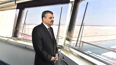 قناة السويس تشهد عبور ٨٢ سفينة بإجمالي حمولات صافية 4.7 مليون طن