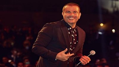 انفراد بالصور.. تجهيزات وإضاءة عالمية لحفل عمرو دياب في العلمين الجديدة