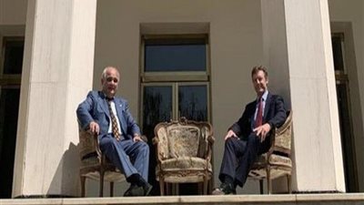 ما قصة الصورة الدبلوماسية لسفيري روسيا وبريطانيا التي أغضبت إيران؟