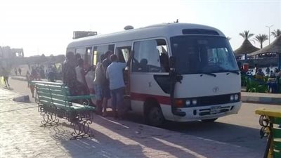 استمرار عمل الفرق المتنقلة والثابتة لتطعيم مواطني البحر الأحمر ضد فيروس كورونا 