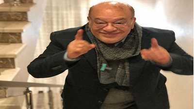 بالصور.. صلاح عبد الله مدير ملهى ليلي في 