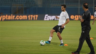 كوكا ينضم لمعسكر المنتخب والفريق يؤدي تدريبه الثالث بالدفاع الجوي