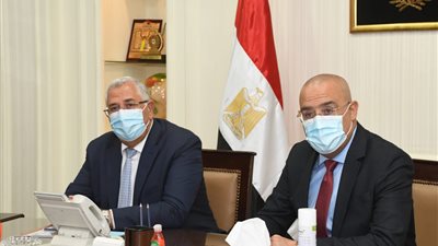وزيرا الإسكان والزراعة يبحثان سبل تعظيم الاستفادة من أراضى الدولة (صور)