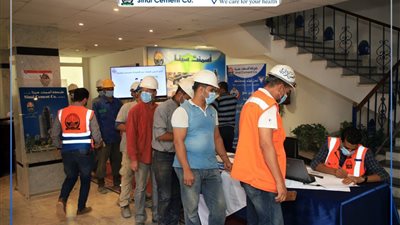 أسمنت سيناء: تطعيم العاملين بالمنشآت الصناعية يدعم توجيهات الرئيس عبد الفتاح السيسي بعودة الصناعة المصرية لمكانتها