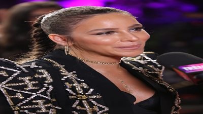 جميلة عوض تتأخر عن حفل «دير جيست» بسبب «حاجات بنات»