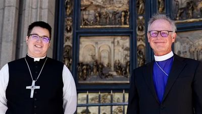 كنيسة أمريكية تنصب أول كاهن متحول جنسياً في التاريخ