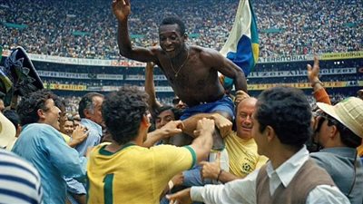 بيليه يطمأن عشاقه حول العالم بعد دخوله المستشفى للمرة الثانية خلال شهر