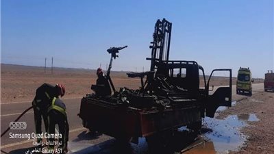 اشتعال النيران بسيارة «منجم السكرى للذهب» على طريق رأس غارب الغردقه