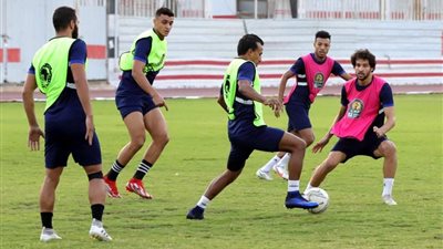 غياب شيكابالا وعائشة تمنع الحاوي من معسكر برج العرب و3 مشاهد من تدريب الزمالك اليوم 