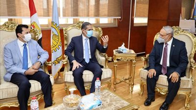 محافظ الغربية ورئيس جامعة طنطا يستقبلان وزير الشباب والرياضة