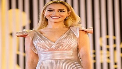 احتفاء عربي ودولي بالنجمة منة شلبي بعد ترشحها لجائزة 