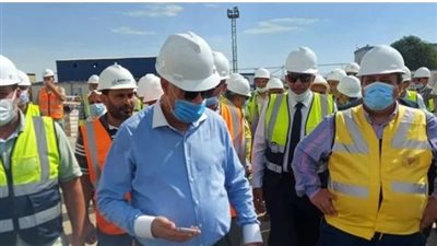 جولة لرئيس الهيئة العامة للبترول بمشروعات شركة السويس 