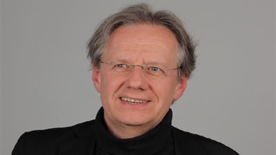 رحلة أدبية لعالم مدينة فيينا فى مطلع القرن العشرين بقصر الأمير طاز 