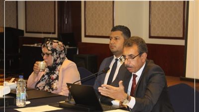 «الشباب المصري» يناقش آثار التغير المناخي وكيفية التعامل مع الأزمة (صور)