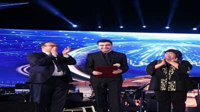 بعد تألقه في موكب المومياوات الملكية.. تكريم الموسيقار هشام نزيه في افتتاح مهرجان الموسيقى العربية
