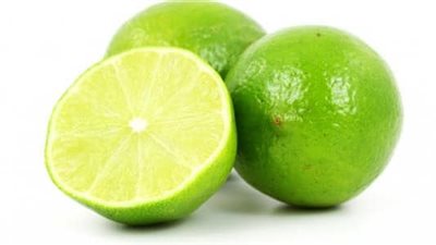 تحذير من إضافة الليمون إلى الشاي الساخن أو الشوربة.. لهذا السبب